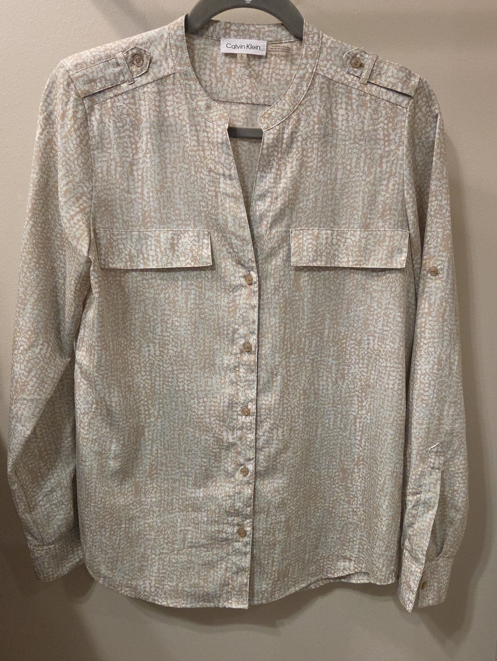 Calvin Klein Women's Light Beige Printed Button-Front Shirt